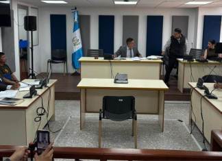 La familia del motorista Larkin Morales solicita la inmovilización de cuenstas de Carlos Acevedo ante el temor de que evada sus responsabilidades. Foto La Hora: Daniel Ramírez