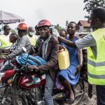 Conductores en un puesto de control contra el ébola en el noreste de la República Democrática del Congo en una imagen de archivo. Foto La Hora: EFE