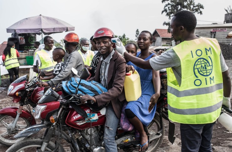 Conductores en un puesto de control contra el ébola en el noreste de la República Democrática del Congo en una imagen de archivo. Foto La Hora: EFE