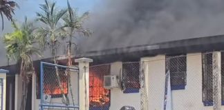 El centro de salud del municipio de Panzós, Alta Verapaz, se ha incendiado y de momento las autoridades no se han pronunciado.