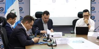Los integrantes de la comisión de Economía discuten enmiendas a la ley del sistema portuario. Foto: Congreso de la República