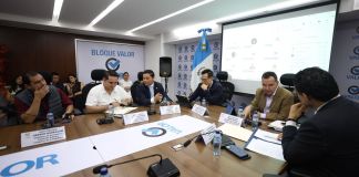 Los integrantes de la comisión de Economía discuten enmiendas a la ley del sistema portuario. Foto: Congreso de la República