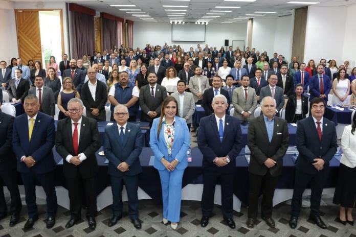 La presidenta del OJ, Claudia Paredes, elije nuevamente como sede Sololá para actividades del organismo con participación de uno de los hermanos Rodríguez. Foto La Hora: OJ