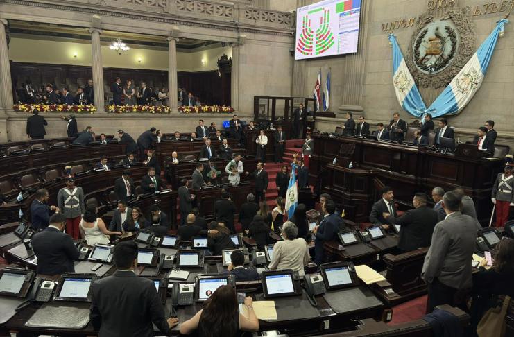 Atrasos en ley antilavado encienden debate en el Congreso y elevan presión por evitar lista gris del GAFI Varios diputados han presentado cambios a la ley contra el lavado de dinero u otros activos.