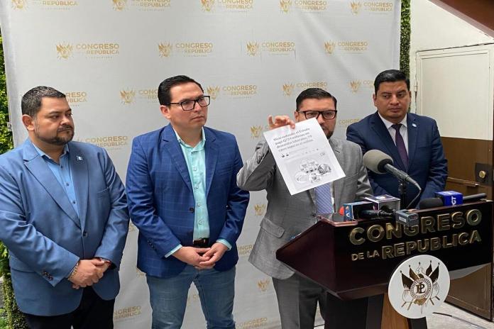 contratosiniciativavamos Los diputados, todavía con la bancada Vamos, presentan una iniciativa de ley para
