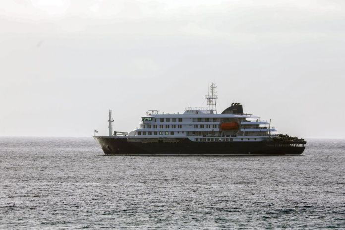 El crucero MV Hondius, afectado por un brote de hantavirus, atracará el sábado próximo en el puerto de Granadilla de Abona de la isla atlántica española de Tenerife, España.