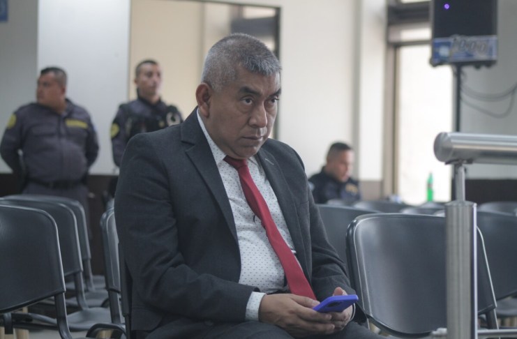 El jefe de la FECI, Rafael Curruchiche, aseguro que no ha presentado renuncia y espera una reunión con el nuevo fiscal. Foto La Hora: Daniel Ramírez