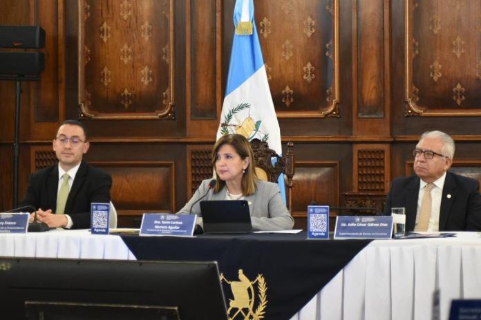 Presidencia impulsa estrategia contra lavado de dinero y financiamiento del terrorismo previo a de nueva ley.