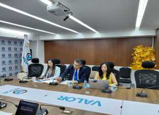 La titular de la Diaco, Leslie Tzicap, y su equipo legal explica propuesta para nueva ley de la Dirección a su cargo. Foto: La Hora