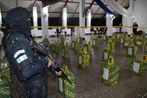 Embarcación interceptada trasladaba droga valorada en Q150 millones