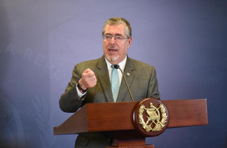 Arévalo califica de "ridículo" amparo que busca apartarlo de la elección de Fiscal General.