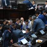Algunos diputados conocen las enmiendas a la ley contra lavado de dinero que impulsan al menos cuatro bancadas, pero no son compartidas a todos los legisladores. Foto: La Hora / José Orozco