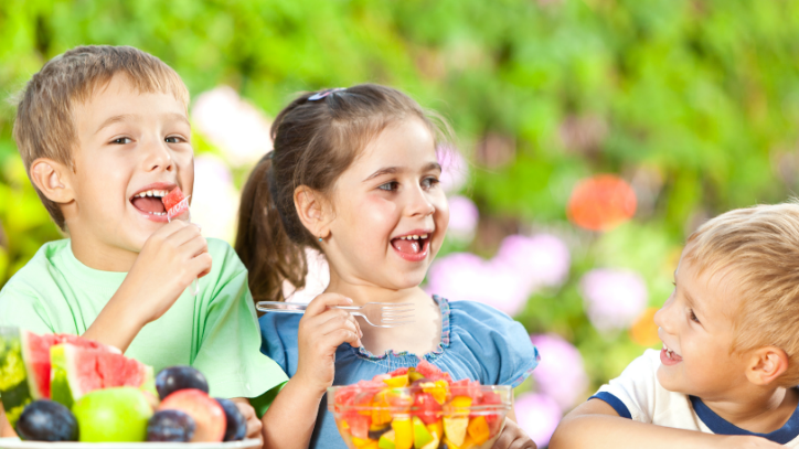 Adiós a los jarabes de antes, Wellkid Omega-3 ofrece una formulación clara de Vitabiotics en un formato masticable. Foto: Canva.