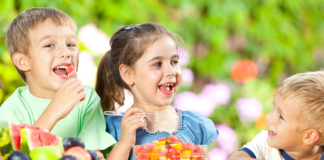 Adiós a los jarabes de antes, Wellkid Omega-3 ofrece una formulación clara de Vitabiotics en un formato masticable. Foto: Canva.