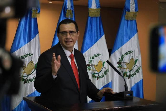 El fiscal general, Gabriel García Luna, señaló que analizaran las denuncias contra Net Centers y las acciones, posiblemente ilícitas de estos. Foto La Hora: Daniel Ramírez