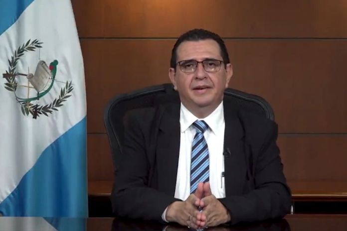 En las primeras horas en el cargo, el nuevo fiscal general, Gabriel García Luna, lanzó un primer mensaje a la nación.