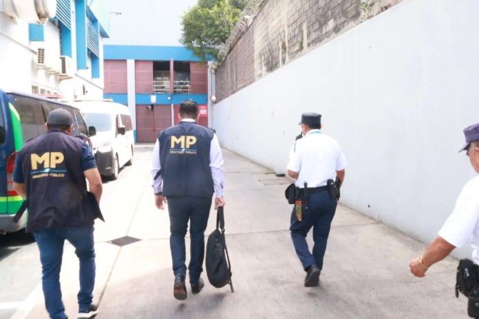 Allanan hospital del IGSS en zona 6 tras detectar irregularidades en medicamentos controlados