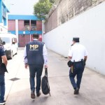 Allanan hospital del IGSS en zona 6 tras detectar irregularidades en medicamentos controlados