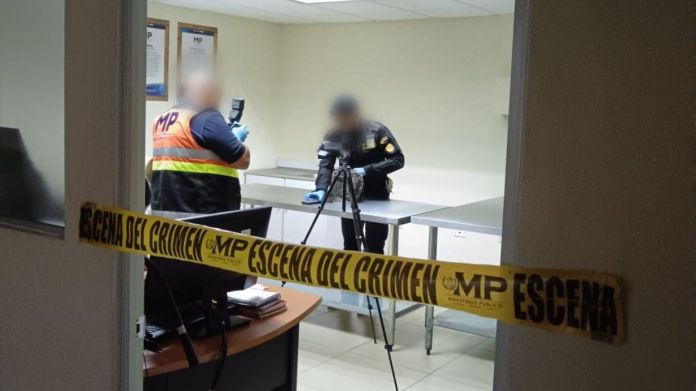 La evidencia quedó en manos del Ministerio Público luego de que la persona no aclarara la procedencia del dinero. Foto La Hora: MP