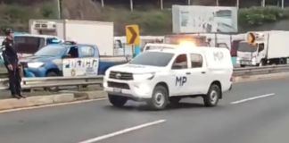 El cierre de un carril en la Interamericana con dirección a la capital ha complicado la circulación vehicular en la zona, informó Emixtra. Foto La Hora: captura de pantalla Tránsito Mixco