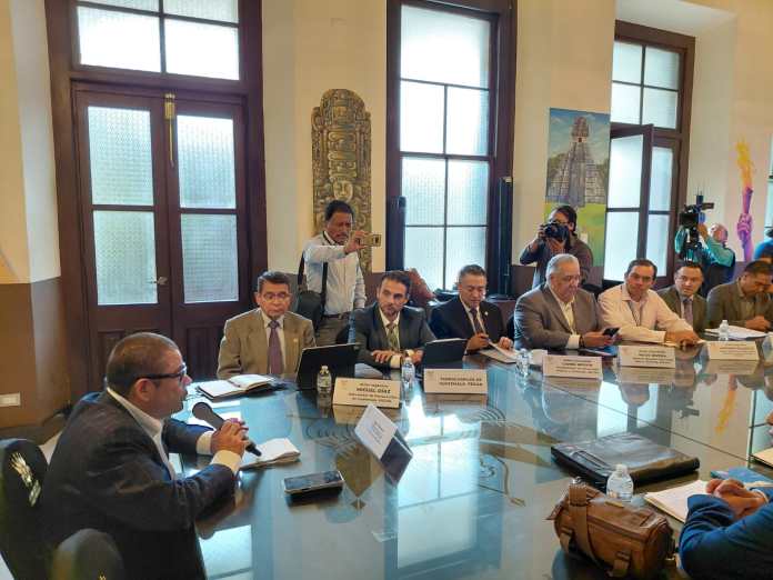 El interventor de Fegua, Miguel Ángel Díaz, menciona acuerdos con el Registro de Información Catrastral y con el Banco Mundial. Foto: La Hora
