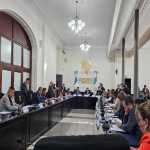 El presidente del Congreso de la República, Luis Contreras, reconoce el compromiso de país para aprobar una nueva ley contra el lavado de dinero u otros activos. Foto: La Hora