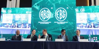 El presidente del Congreso, Luis Contreras, afirma que sus compañeros están a favor de la ley contra lavado de dinero, pero deben aclarar algunas dudas. Foto: Congreso de la República