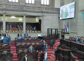 Luis Contreras, presidente del Congreso de la República, pide no juzgar mal a los diputados por el atraso de la aprobaciíon de la ley contra lavado de dinero. Foto: La Hora
