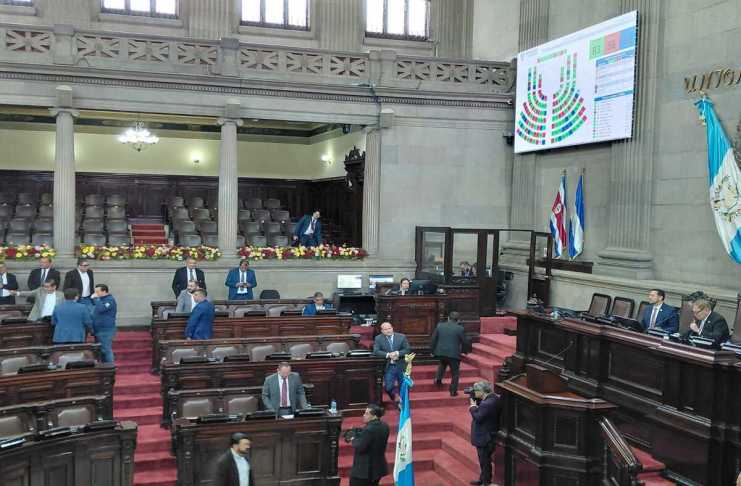 Luis Contreras, presidente del Congreso de la República, pide no juzgar mal a los diputados por el atraso de la aprobaciíon de la ley contra lavado de dinero. Foto: La Hora