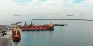 Ley del sistema portuario: Intereses políticos liderados por Vamos y Une mantienen hundida la competitividad portuaria La ley del sistema portuario aún espera su aprobación en el Congreso.