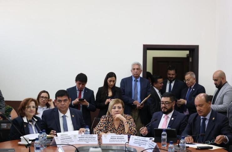 La comisión de Finanzas del Organismo Legislativo escuchó la propuesta de ampliación del presupuesto por los magistrados del TSE. Foto: Congreso de la República