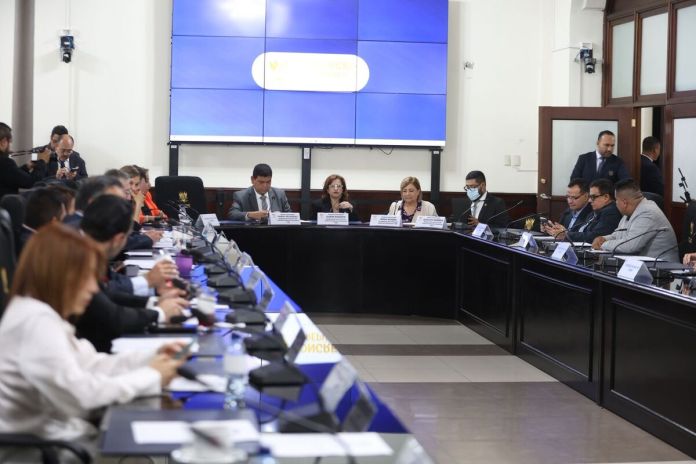 Los magistrados del TSE urgen a los diputados aprobar más fondos para adquirir equipo tecnológico. Foto: Congreso de la República