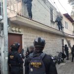 Los operativos se efectúan bajo la dirección de peritos del Ministerio Público y agentes antinarcóticos de la PNC.
