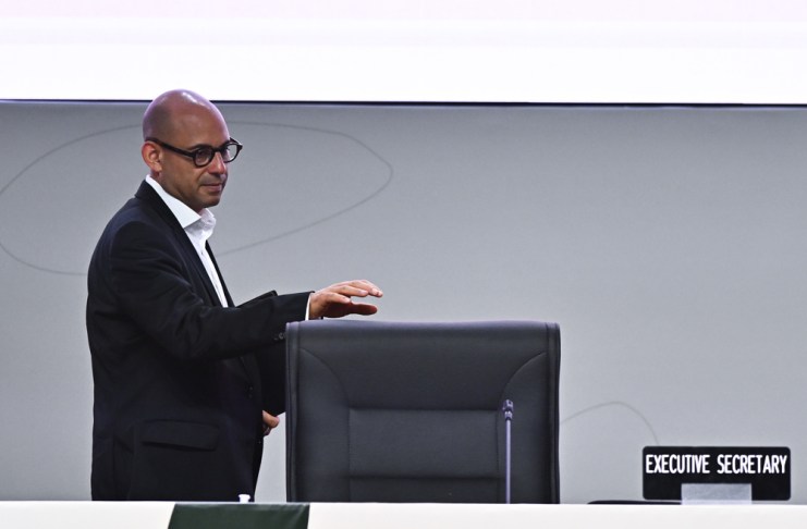 Dependencia de combustibles fósiles eleva riesgos y costos económicos globales, según la ONU El secretario ejecutivo de la Convención de Naciones Unidas sobre el Cambio Climático advierte los riesgos respecto del uso de combustibles fósiles. Foto La Hora: EFE