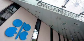 La producción petrolera de la OPEP, golpeada por la guerra de Irán y el bloqueo de Ormuz, continuó cayendo hasta mediar en abril los 18.98 millones de barriles diarios . Foto La Hora: EFE