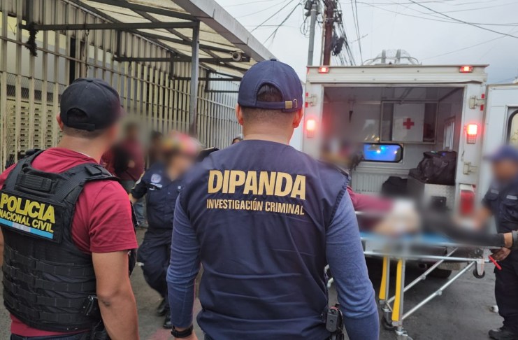 Presuntos extorsionistas del Barrio 18 resultan heridos tras enfrentamiento con la PNC en Palencia Presuntos extorsionistas del Barrio 18, al verse descubiertos fueron heridos al enfrentar a investigadores de la PNC. Foto: PNC