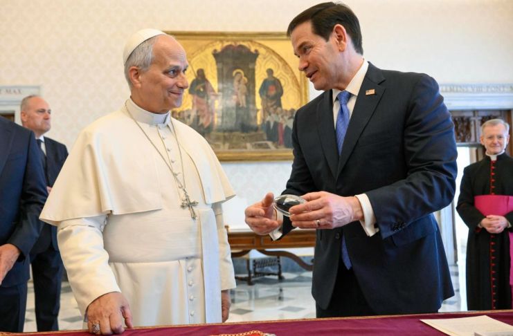 En su calidad de Secretario de Estado de EE. UU., ha llegado al Vaticano este jueves 7 de mayo para mantener una audiencia privada con el papa León XIV.