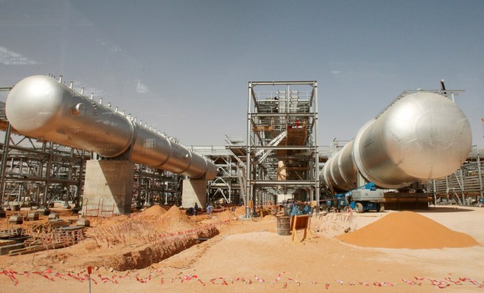 Los precios del petróleo subieron más de un 3 % tras el rechazo de Donald Trump a la respuesta de Irán sobre la propuesta de paz, en medio de nuevas tensiones en Oriente Medio.