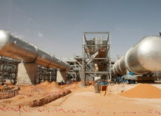 Los precios del petróleo subieron más de un 3 % tras el rechazo de Donald Trump a la respuesta de Irán sobre la propuesta de paz, en medio de nuevas tensiones en Oriente Medio.