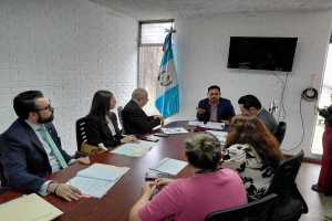 Fiscal Cinthia Monterroso se involucra en denuncia por adopciones ilegales donde es señalada Consuelo Porras