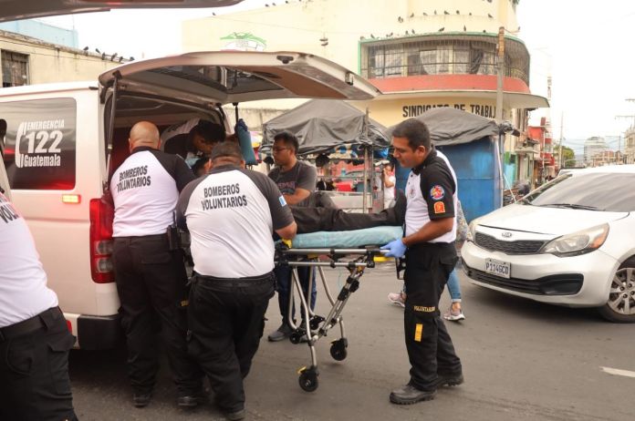 El ataque armado que dejó como saldo tres personas fallecidas y dos heridos ocurrió en un taller mecánico donde también funciona un carwash.