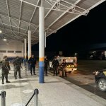 Agentes antinarcóticos de la PNC y la Policía Nacional de Honduras refuerzan la seguridad en la zona fronteriza por hechos de violencia en Corinto y Colón. Foto La Hora: PNC