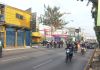 El paso vehicular por la 12 avenida de la Calzada San Juan, zona 7, se ha complicado por un operativo policial en el sector.