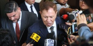 El presidente del Organismo Legislativo, Luis Contreras, "espera en Dios" para que se apruebe la ley contra lavado de dinero u otros activos en la plenaria del 12 de mayo. Foto: Congreso de la República
