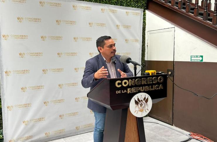 El diputado José Chic busca derogar la SAAS, que en cada gobierno gasta millones para atender al presidente de turno. Foto: Cortesía