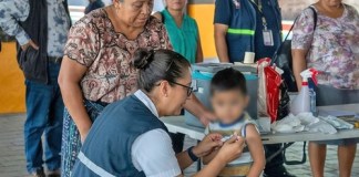 De casa en casa y en mercados: Salud intensifica jornadas de vacunación contra el sarampión En distintos espacios públicos, el Ministerio de Salud aplica la vacuna contra el sarampión.
