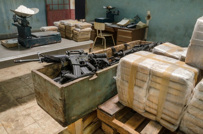 El flujo de armas, dinero y drogas ilícitas son una amenaza latente para el país