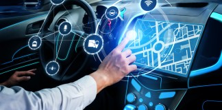 La tecnología incorporada en los vehículos transforma la experiencia de conducir. Foto: Summit Art Creations/Sshutterstock.