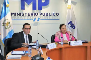 García Luna solicita informes a Consuelo Porras durante primera reunión de transición