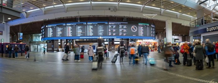 Varios países registran recargos y cancelaciones debido a los precios del combustible para aviones. Foto La Hora: Victor/Shutterstock